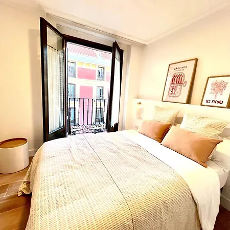 Albergue Miguel Angel Madrid Buitenkant foto